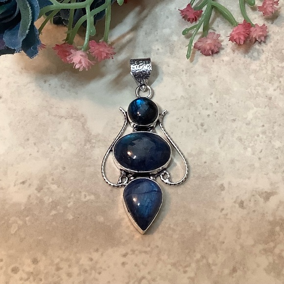 🌺 ROYAL LABRADORITE NECKLACE TRIPLE STONE PENDANT BOHO GYPSY GEMSTONE FESTIVAL - Picture 2 of 9